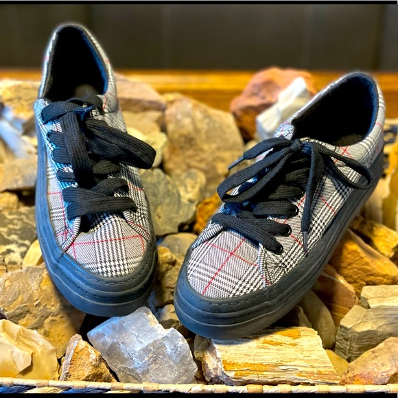 Rocket Dog Shoes - Women’s ROCKET DOG SZ 7